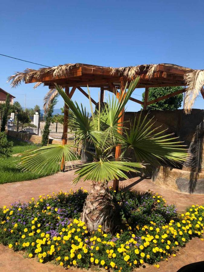 Guest House Costa 2 Kariani Exterior photo